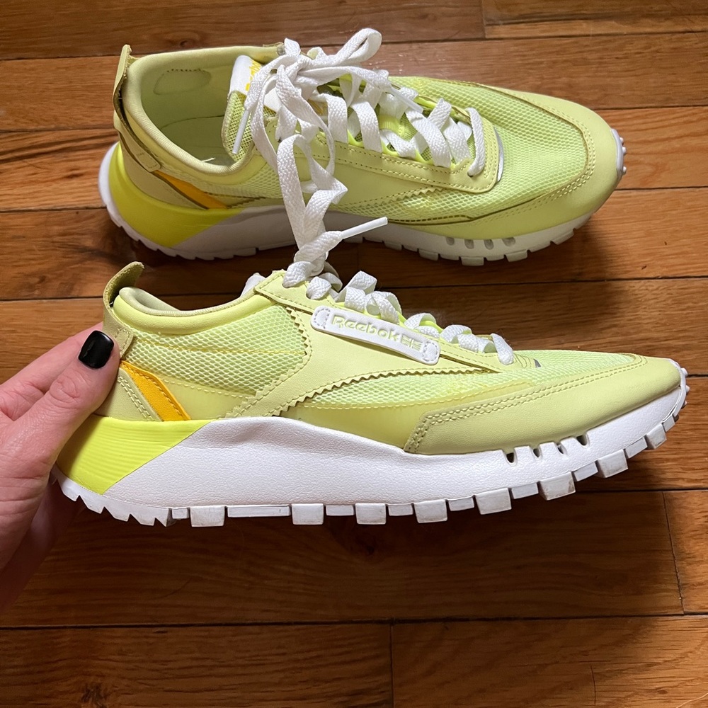 Reebok tennis shoes